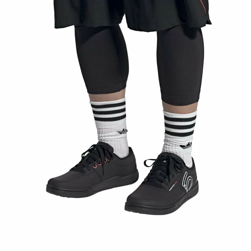 FIVETEN Freerider Pro Core Black/ftwr White/ftwr White 27 FIVETEN Freerider Pro Core Black/ftwr White/ftwr White – Bild 25
