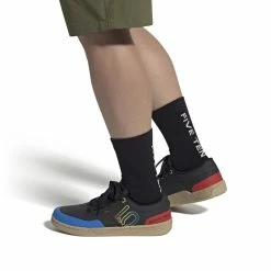 FIVETEN Freerider Pro Schwarz Blau -Fiveten Verkäufe gw5442 11 footwear on model front view white