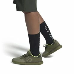 FIVETEN Sleuth Olivgrün -Fiveten Verkäufe gw5446 11 footwear on model front view white