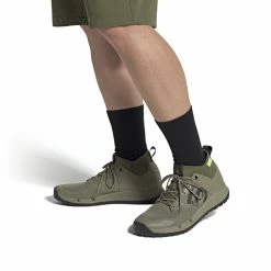 FIVETEN Trailcross XT Graugrün 30 FIVETEN Trailcross XT Graugrün -Fiveten Verkäufe gy5122 11 footwear on model front view white