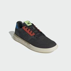 FIVETEN SLEUTH Core Black -Fiveten Verkäufe gy5214 6 footwear photography front lateral top view grey