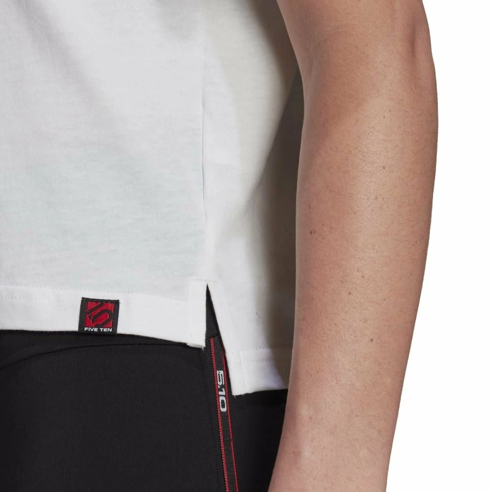 FIVETEN Cropped Graphic T-Shirt White 6 FIVETEN Cropped Graphic T-Shirt White – Bild 4